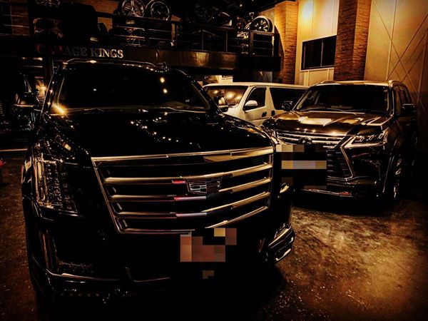 キャデラック　エスカレード